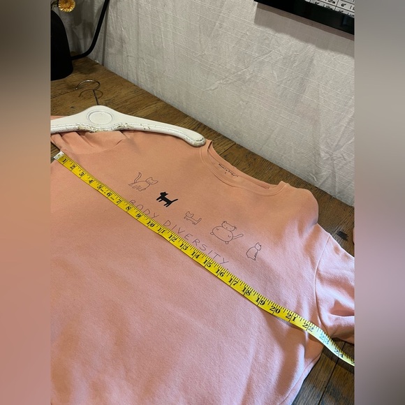 📍🧡Mimi & August Sweatshirt – “Body Diversity” – Peach – Size L - Picture 3 of 7
